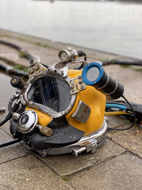 i2S OrphieScaph mounted on a diver's helmet